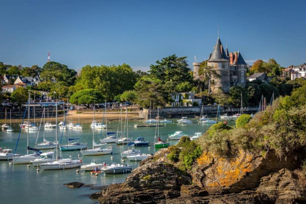 Elegante Maison De Ville Pornic Bagian luar foto