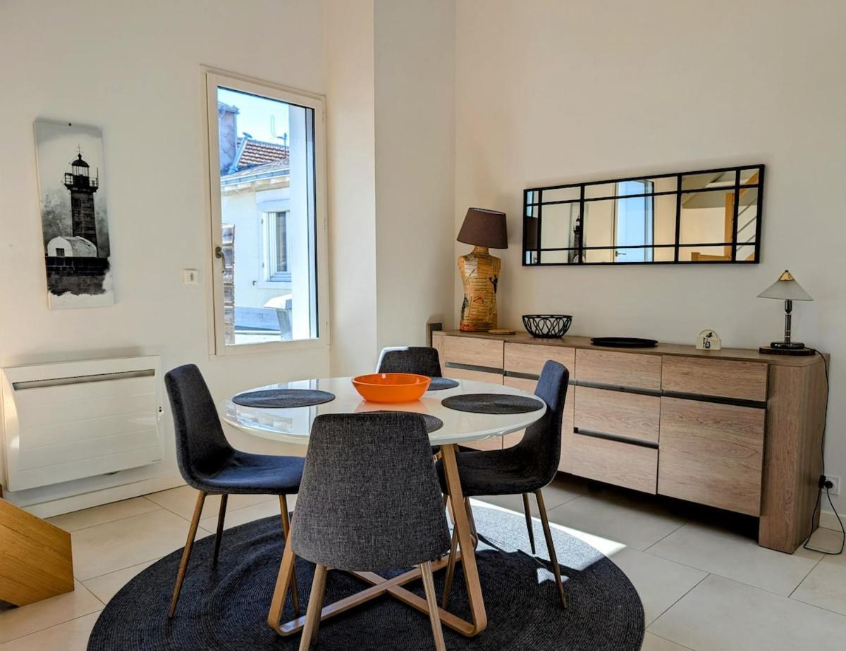 Elegante Maison De Ville Pornic Bagian luar foto
